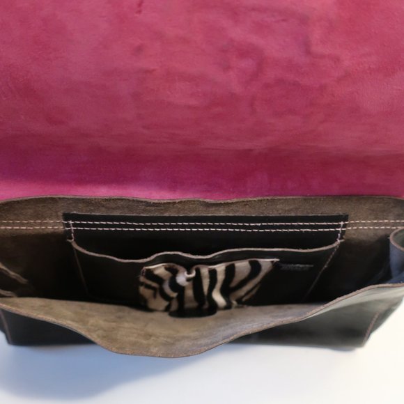 Womens Brave Black Die-Cut Salvage Skull Image Leather Clutch Bag * - Picture 8 of 10